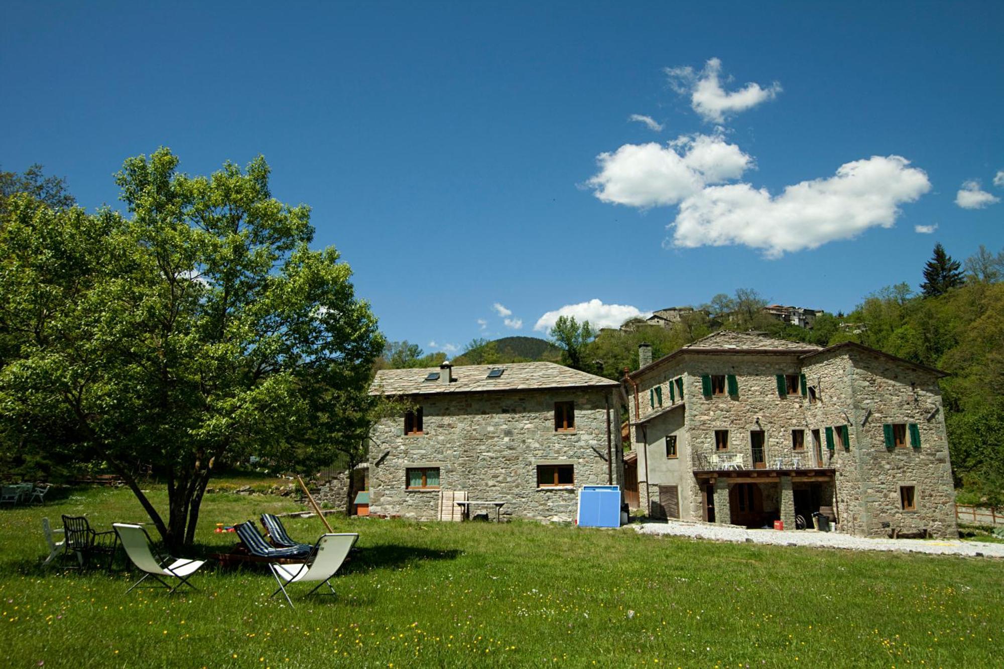 Mulino Marghen - Restored Watermill - Accomodation And Retreat Center Zeri Exterior photo